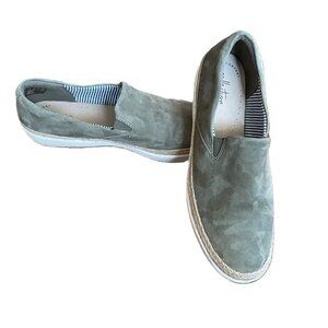 Clarks Collection  Sz 9.5 Marie Pearl Slip On Shoe Espadrille Olive Green Suede